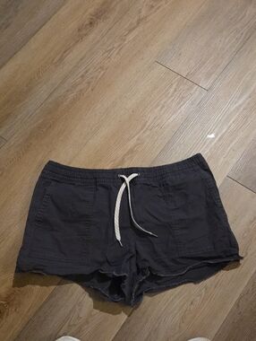 Vuori Women's  Charcoal Drawcord Athletic Shorts